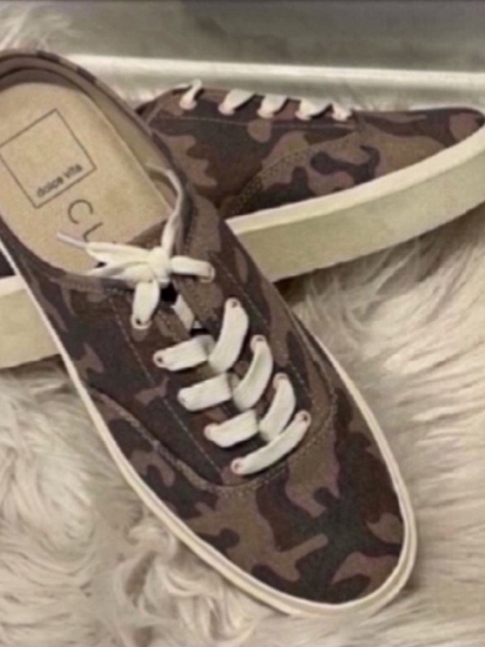 Dolce Vita Camouflage Sneakers
Size 7.5